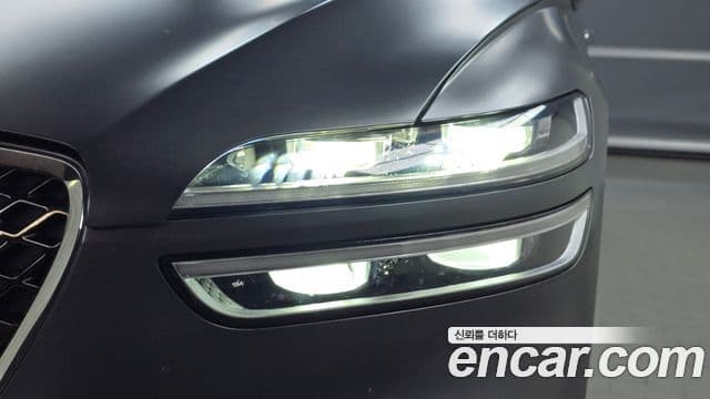 Genesis GV70 2021 — Şəkil 27/33
