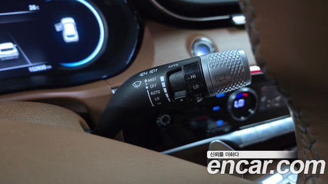 Genesis GV70 2021 — Şəkil 18/33