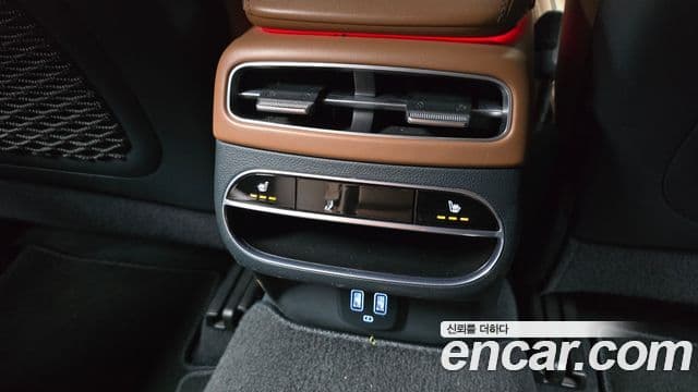 Genesis GV70 2021 — Şəkil 20/33