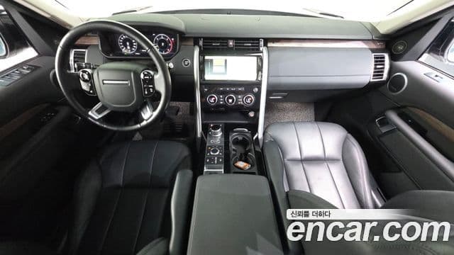 Land Rover Discovery 5 2019 — Photo 10/25