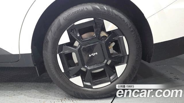 Kia Carnival 2024 — ფოტო 22/34