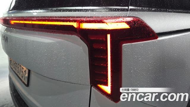 Kia Carnival 2024 — ფოტო 17/34
