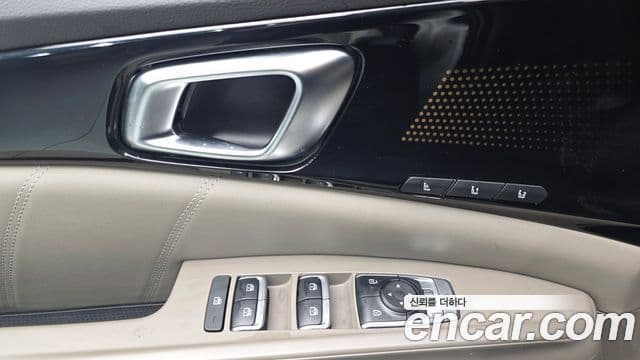 Kia Carnival 2024 — ფოტო 13/34