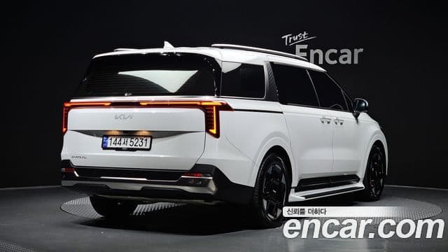 Kia Carnival 2024 — Фото 2/20