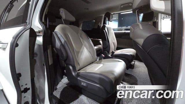 Kia Carnival 2024 — Фото 11/20