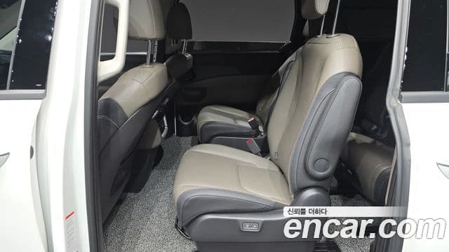 Kia Carnival 2024 — Фото 12/20