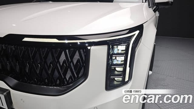 Kia Carnival 2024 — ფოტო 3/32