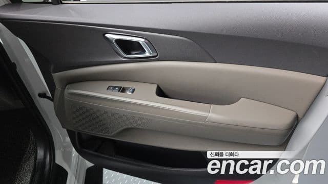 Kia Carnival 2024 — ფოტო 32/32