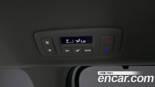 Kia Carnival 2024 — ფოტო 23/32