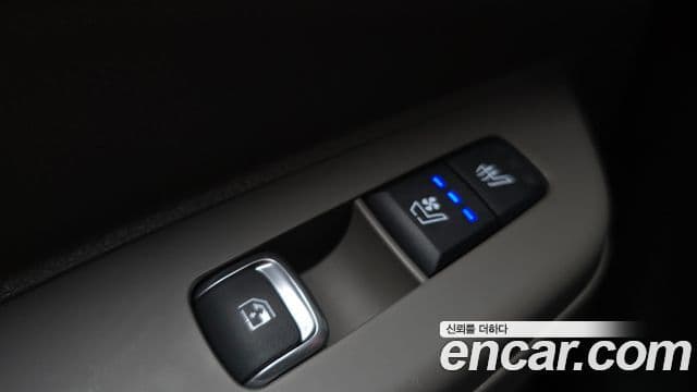 Kia Carnival 2024 — ფოტო 19/32