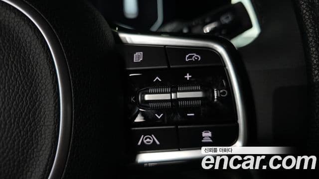 Kia Carnival 2024 — ფოტო 29/32