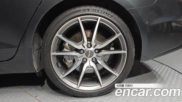 Genesis G70 2018 — Şəkil 9/34