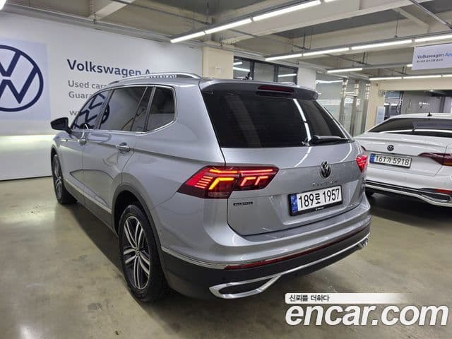 Volkswagen Tiguan Allspace 2024 — ფოტო 12/20