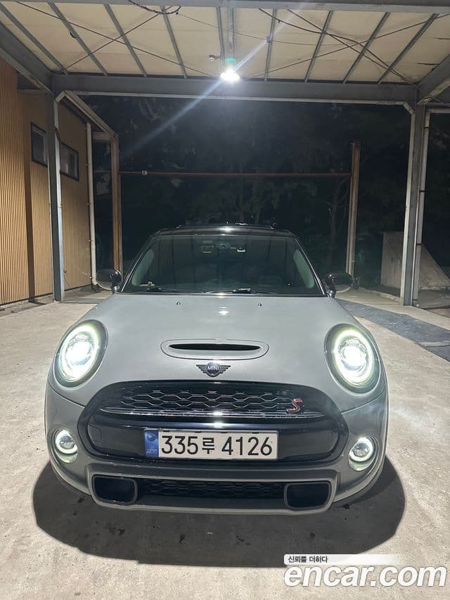 Mini Cooper S 2021 — Фото 1/11