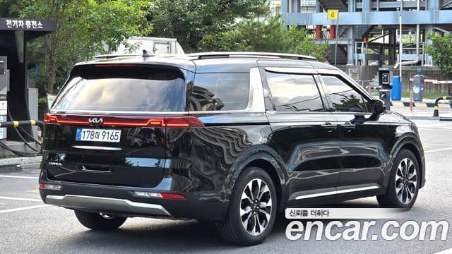 Kia Carnival 2022 — Фото 2/20