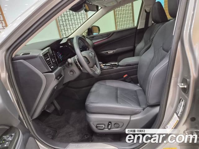 Lexus NX450h+ 2025 — Photo 13/15
