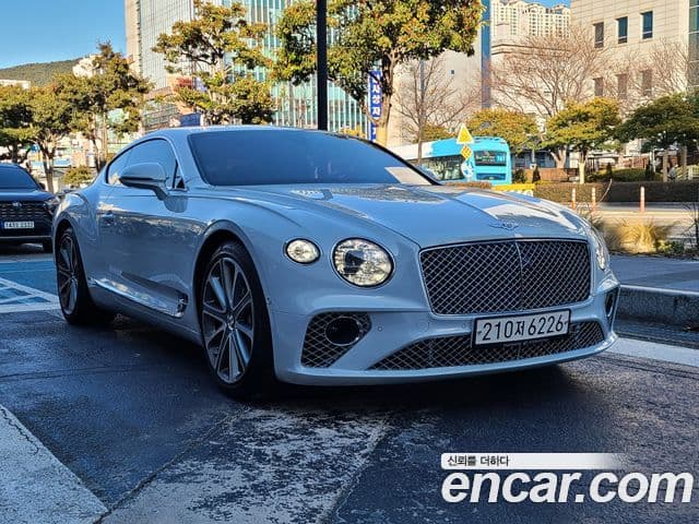 Bentley Continental GT 2019 — Photo 2/13
