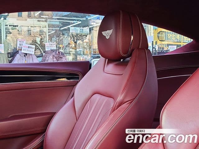 Bentley Continental GT 2019 — Photo 8/13
