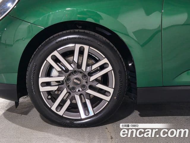 Mini Cooper Electric 2024 — ფოტო 7/20