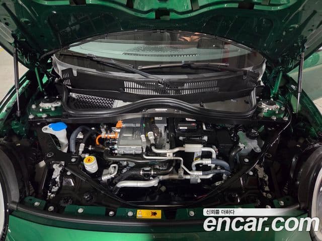 Mini Cooper Electric 2024 — ფოტო 14/20