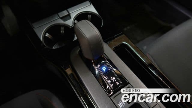 Toyota Prius 2023 — Фото 6/20