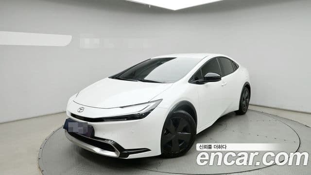 Toyota Prius 2023 — Фото 10/20