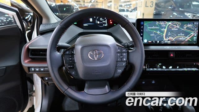 Toyota Prius 2023 — Фото 12/20