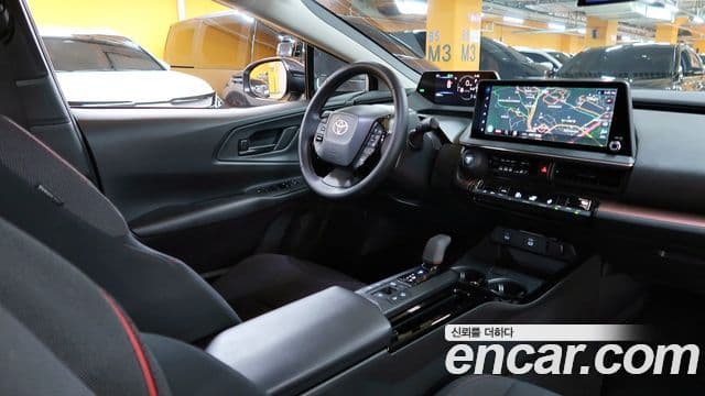Toyota Prius 2023 — Фото 17/20