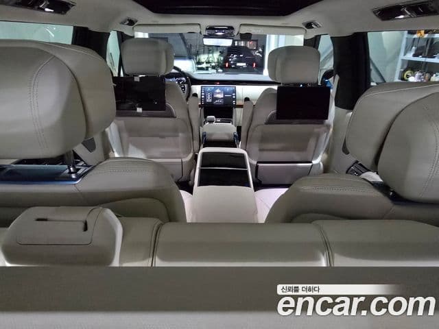 Land Rover Range Rover 2025 — Фото 13/20