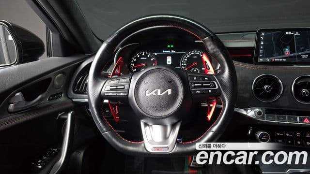 Kia Stinger 2022 — Фото 12/20