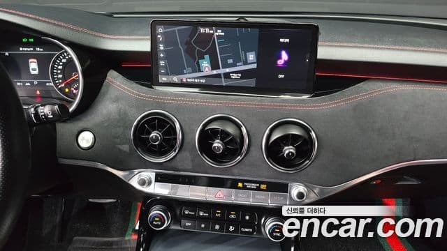 Kia Stinger 2022 — Фото 13/20