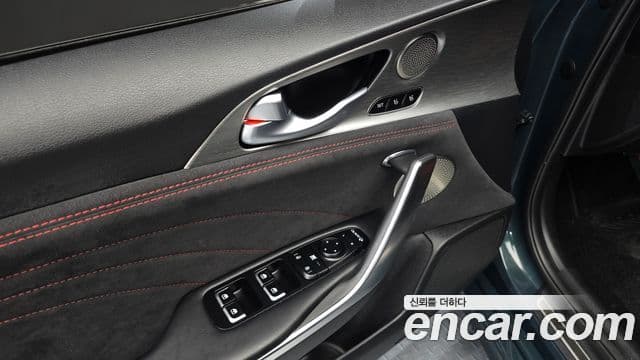 Kia Stinger 2022 — Фото 19/20