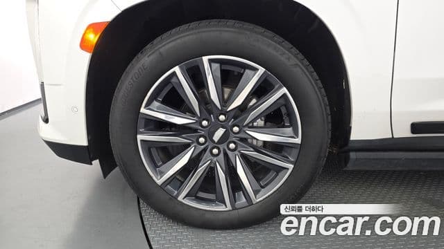 Cadillac Escalade 2023 — ფოტო 14/20