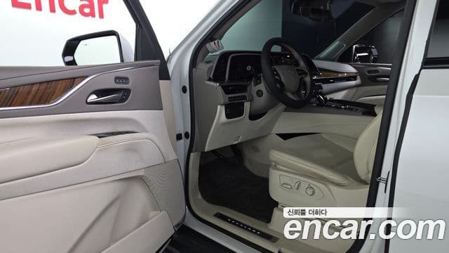 Cadillac Escalade 2023 — ფოტო 7/20