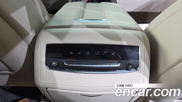Cadillac Escalade 2023 — ფოტო 1/20