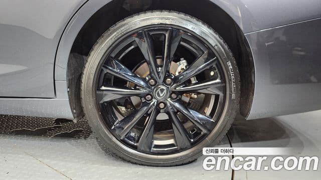 Lexus ES300h 2022 — Photo 19/33
