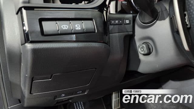 Lexus ES300h 2022 — Photo 21/33
