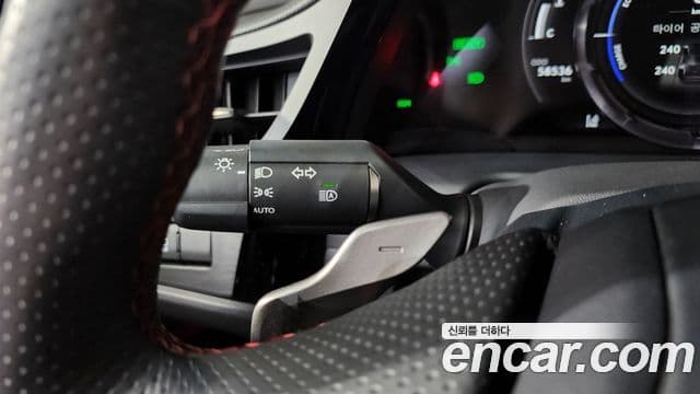 Lexus ES300h 2022 — Photo 6/33