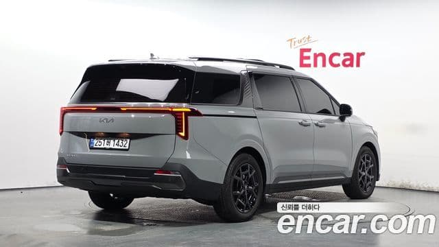 Kia Carnival 2025 — Фото 2/20