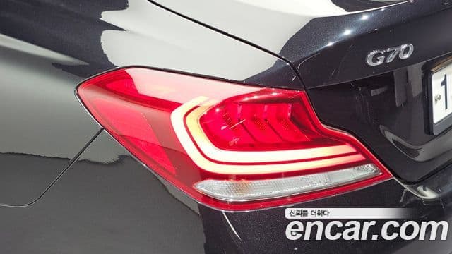 Genesis G70 2019 — Photo 23/30