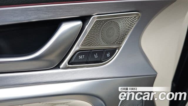 Genesis G70 2019 — Photo 29/30
