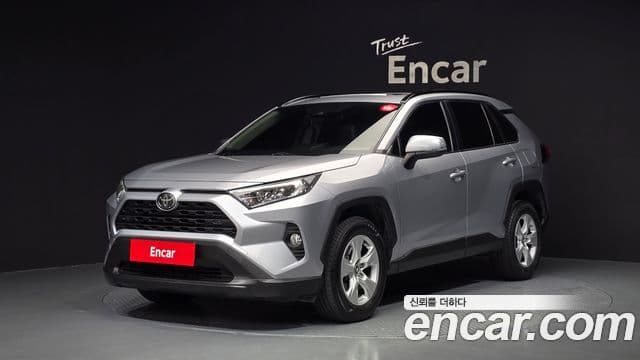 Toyota RAV4 2019 — ფოტო 9/20