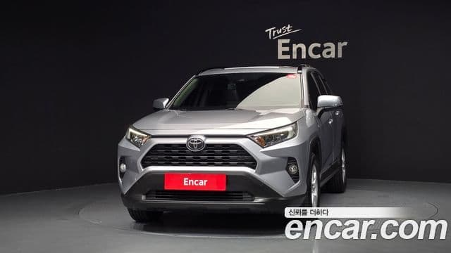 Toyota RAV4 2019 — ფოტო 1/20