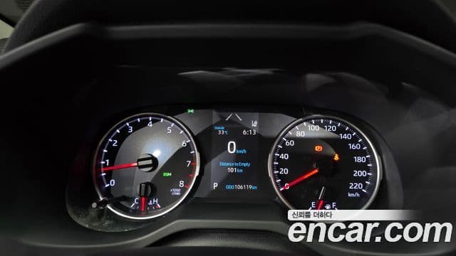 Toyota RAV4 2019 — ფოტო 7/20