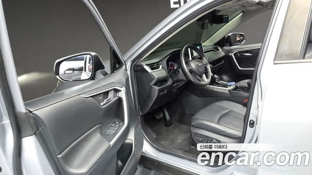 Toyota RAV4 2019 — ფოტო 6/20