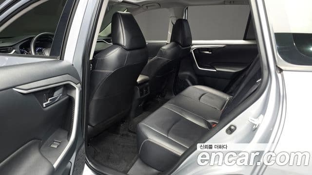 Toyota RAV4 2019 — ფოტო 12/20