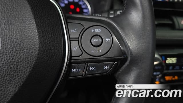 Toyota RAV4 2019 — ფოტო 3/20