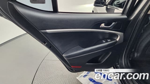 Genesis G70 2018 — ფოტო 22/33