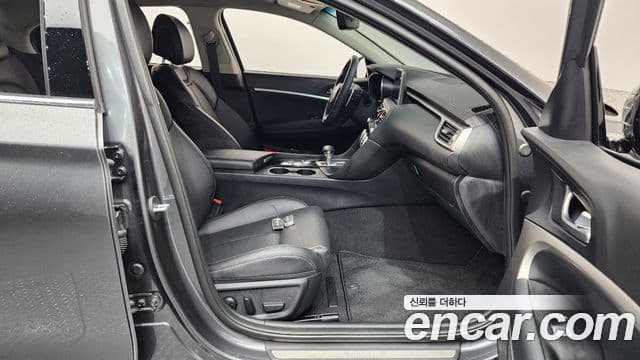 Genesis G70 2018 — ფოტო 12/33