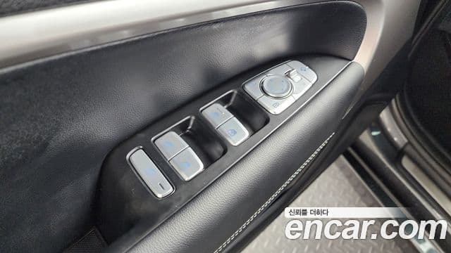 Genesis G70 2018 — ფოტო 14/33